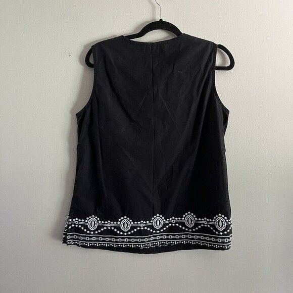 Talbots Woman SZ X Black W/White Embroidered Neck & Hem Sleeveless  V-Neck Top - Picture 6 of 6